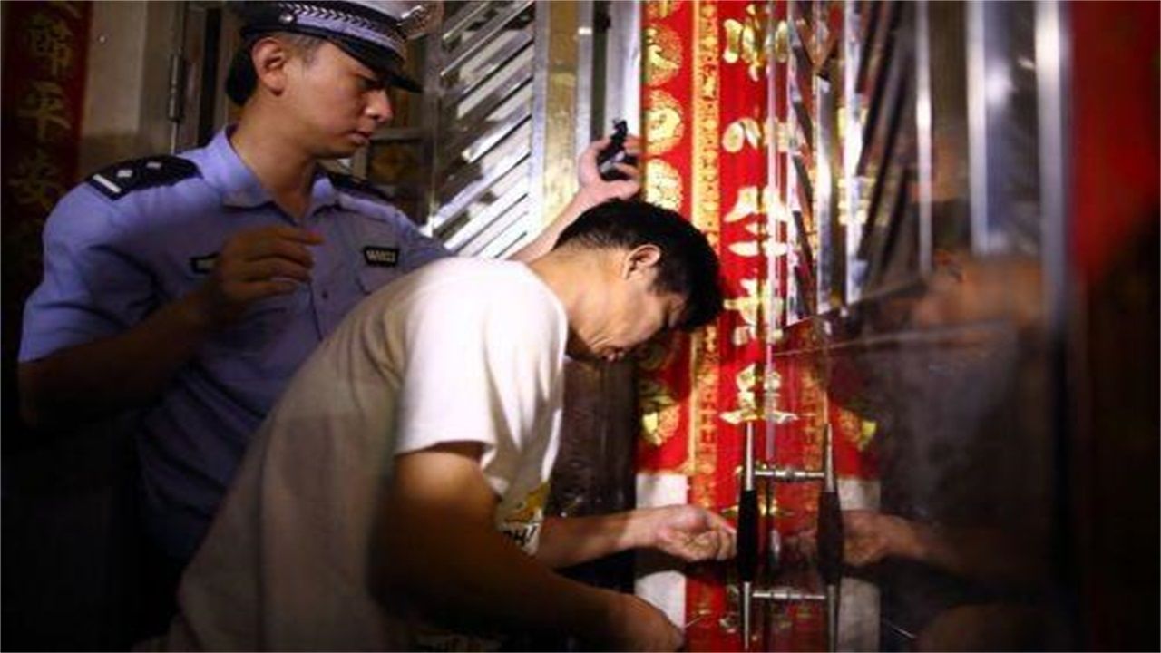 汇川区请开锁师傅开了锁后，师傅